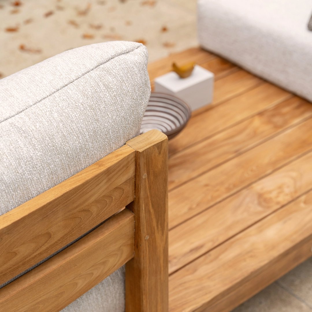 houten tuinbank met kussen