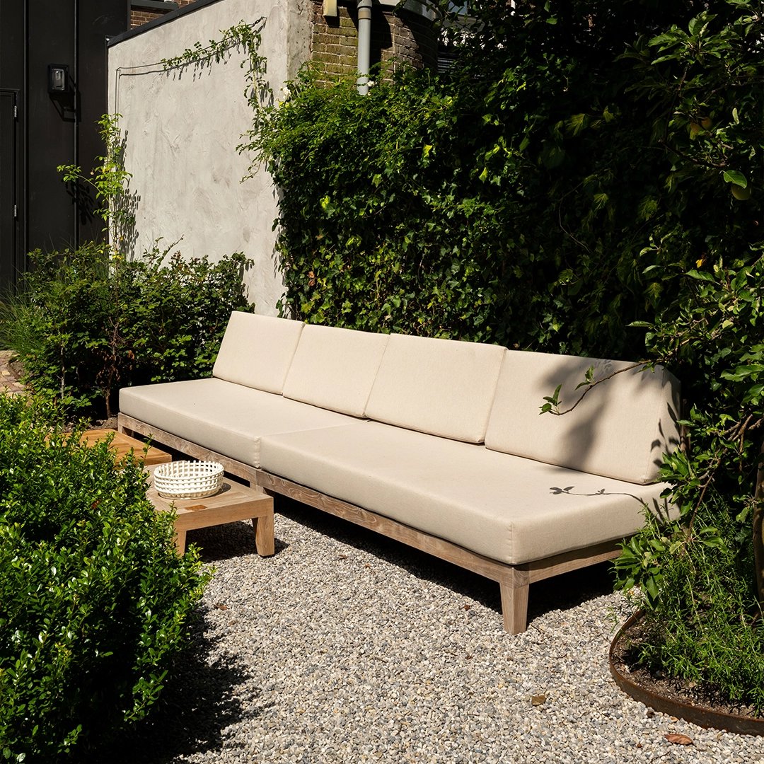 lange loungebank tuin